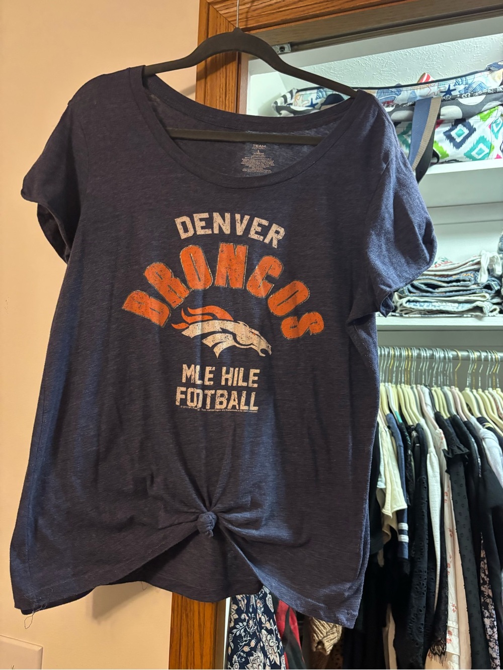 T-Shirt Neckline